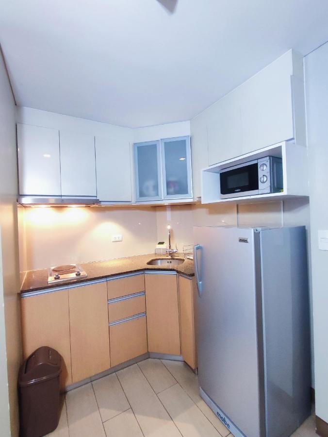Two Palmtree Villas Newport Boulevard Near Naia 3 Pasay City Manila Exteriör bild