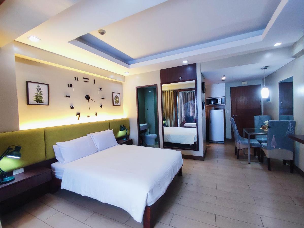 Two Palmtree Villas Newport Boulevard Near Naia 3 Pasay City Manila Exteriör bild