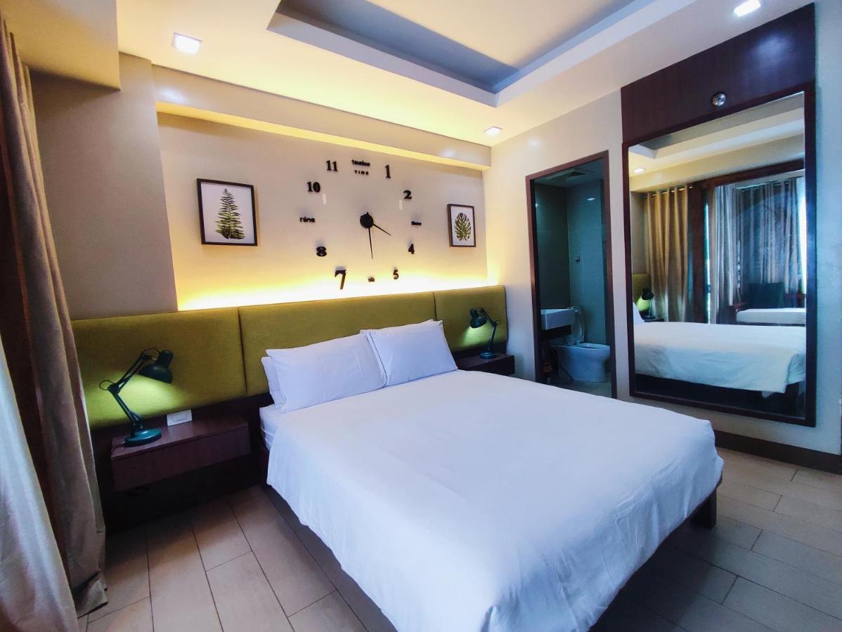 Two Palmtree Villas Newport Boulevard Near Naia 3 Pasay City Manila Exteriör bild