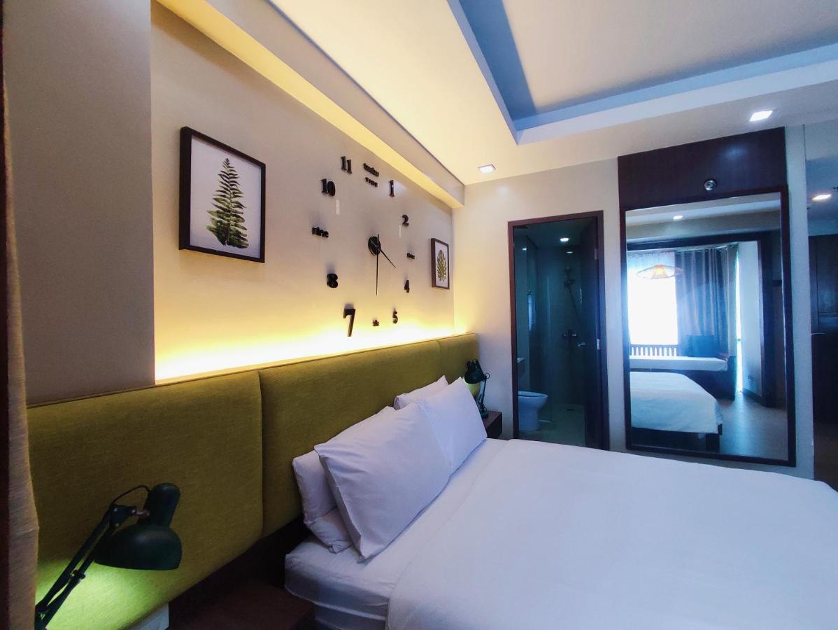 Two Palmtree Villas Newport Boulevard Near Naia 3 Pasay City Manila Exteriör bild